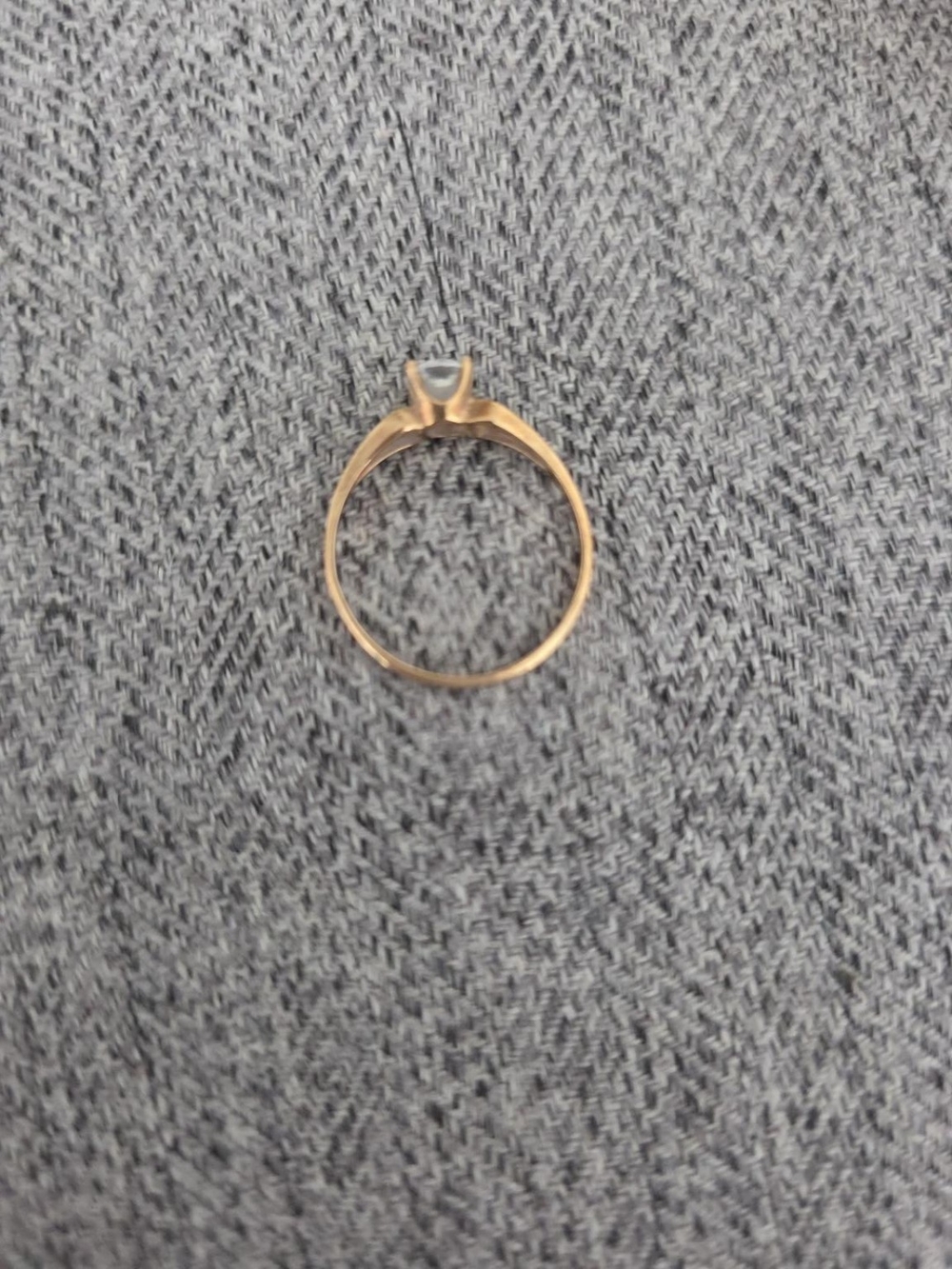 Vintage 10K Yellow Gold Solitaire Ring – White Center Stone – Size ___ - Picture 2 of 3